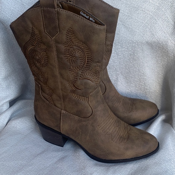 Brown Western Ankle Boots - Picture 11 of 14